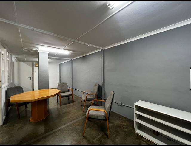 808M² WAREHOUSE TO LET IN STAMFORD HILL